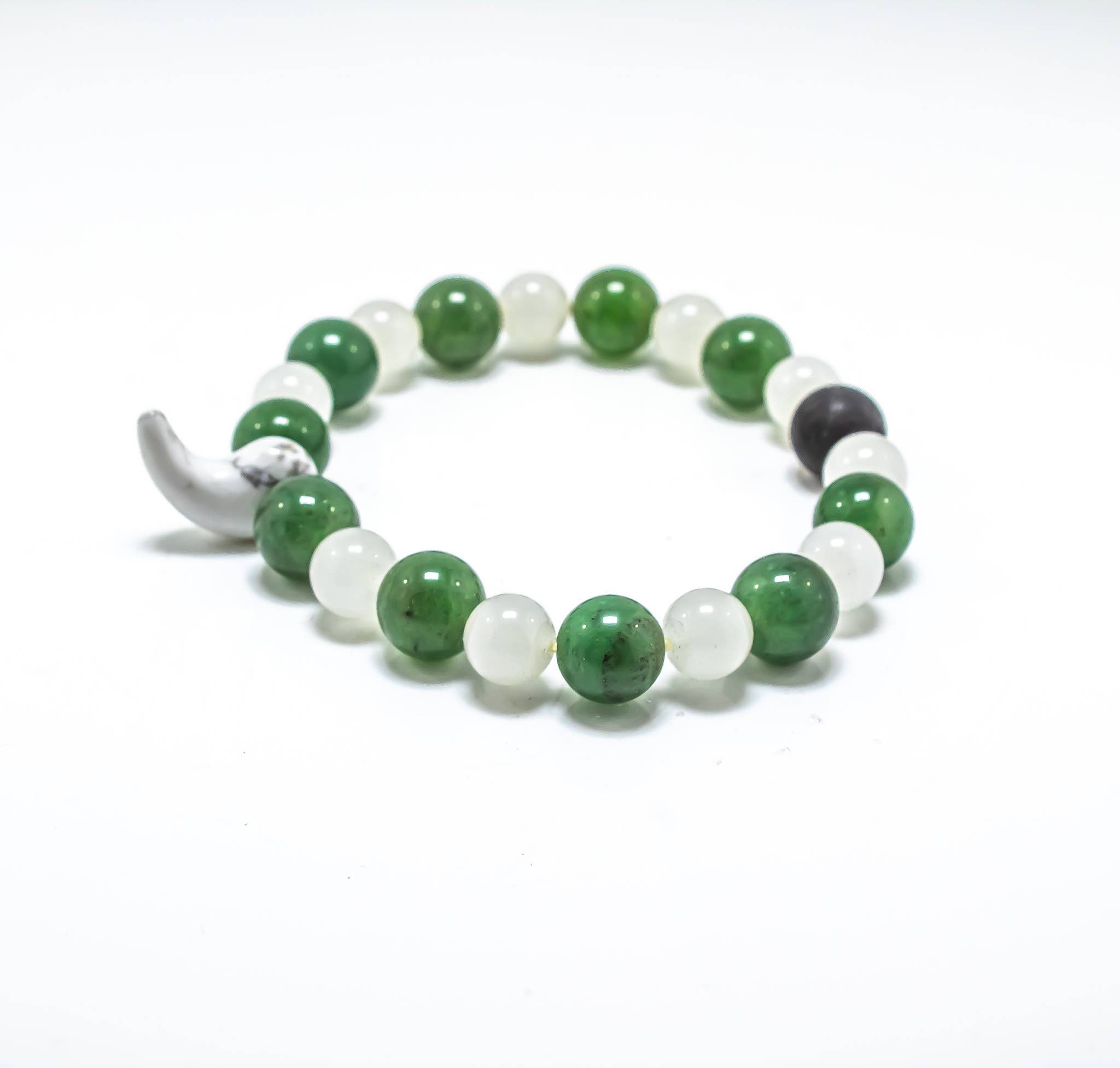 Howlite claw Bracelet