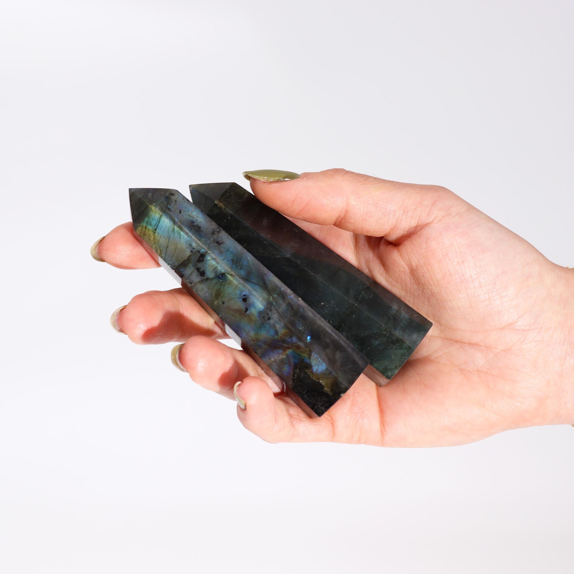 Labradoritobelisken 80–90 × 25 mm
