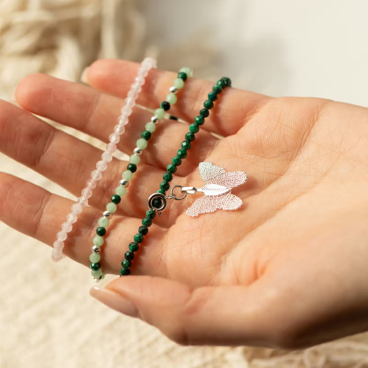 Nymph Spirit kivirannekoru-setti Forest Spirit – ruusukvartsi, malakiitti & aventuriini