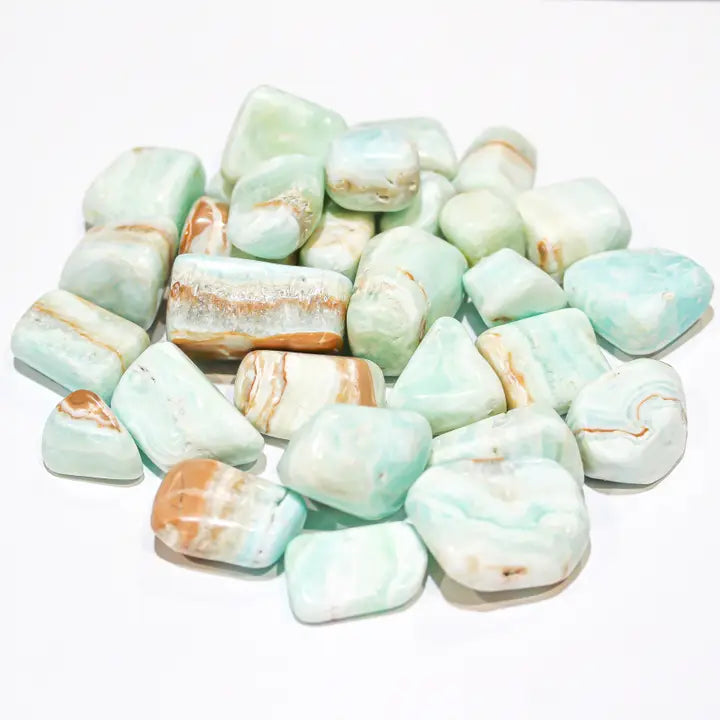 Rumpuhiottu Karibian kalsiitti (Caribbean Calcite) 2-5cm