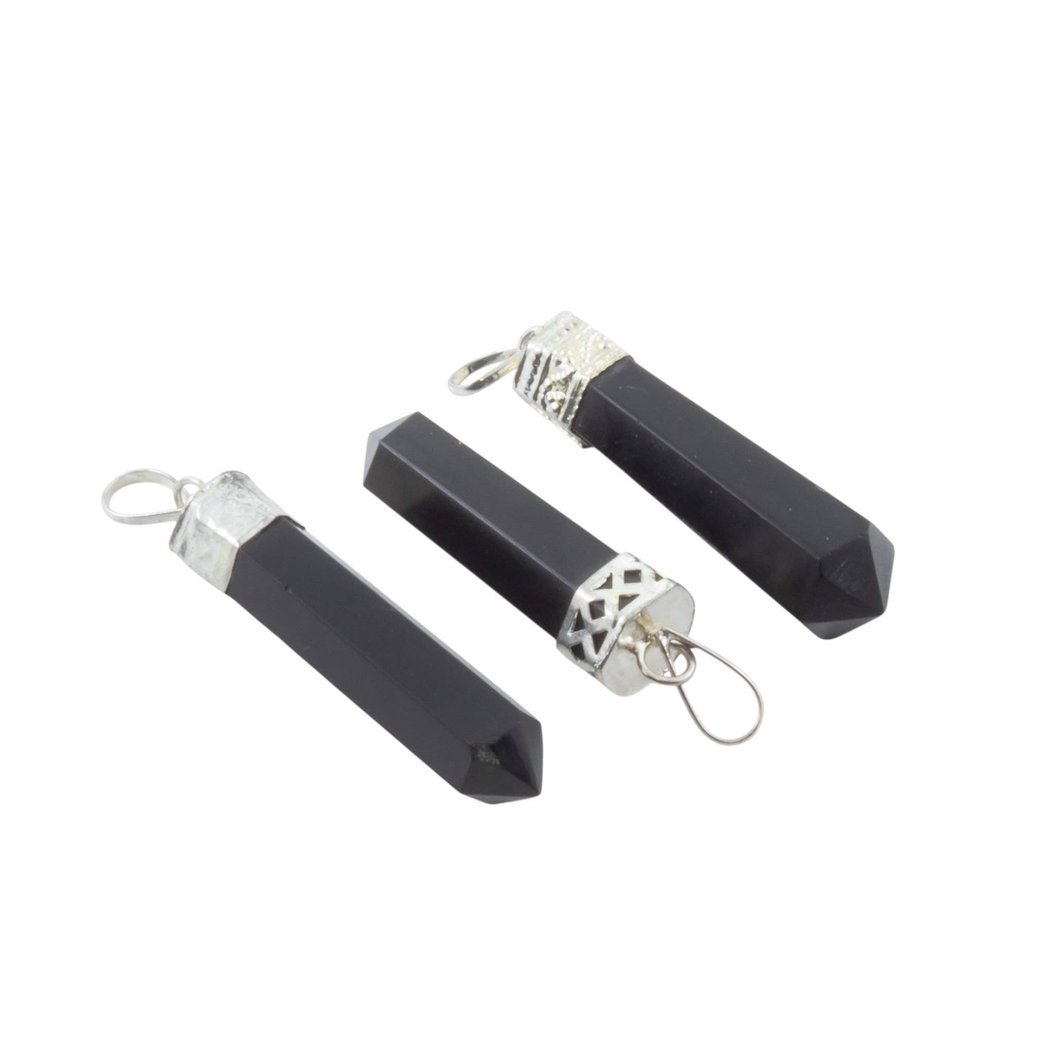 Halsband med hängsmycke i ädelstenspenna